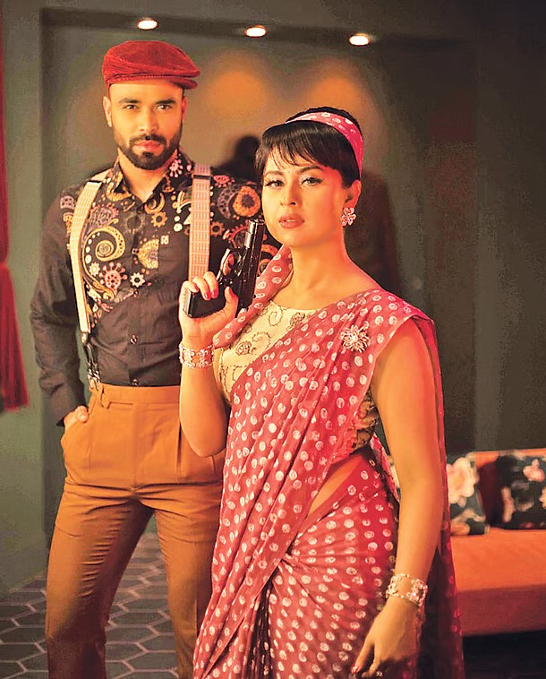 চরকি প্রযোজিত সিনেমা ‘৭ নাম্বার ফ্লোর’-এ বুবলী।ছবি: চরকির সৌজন্যে